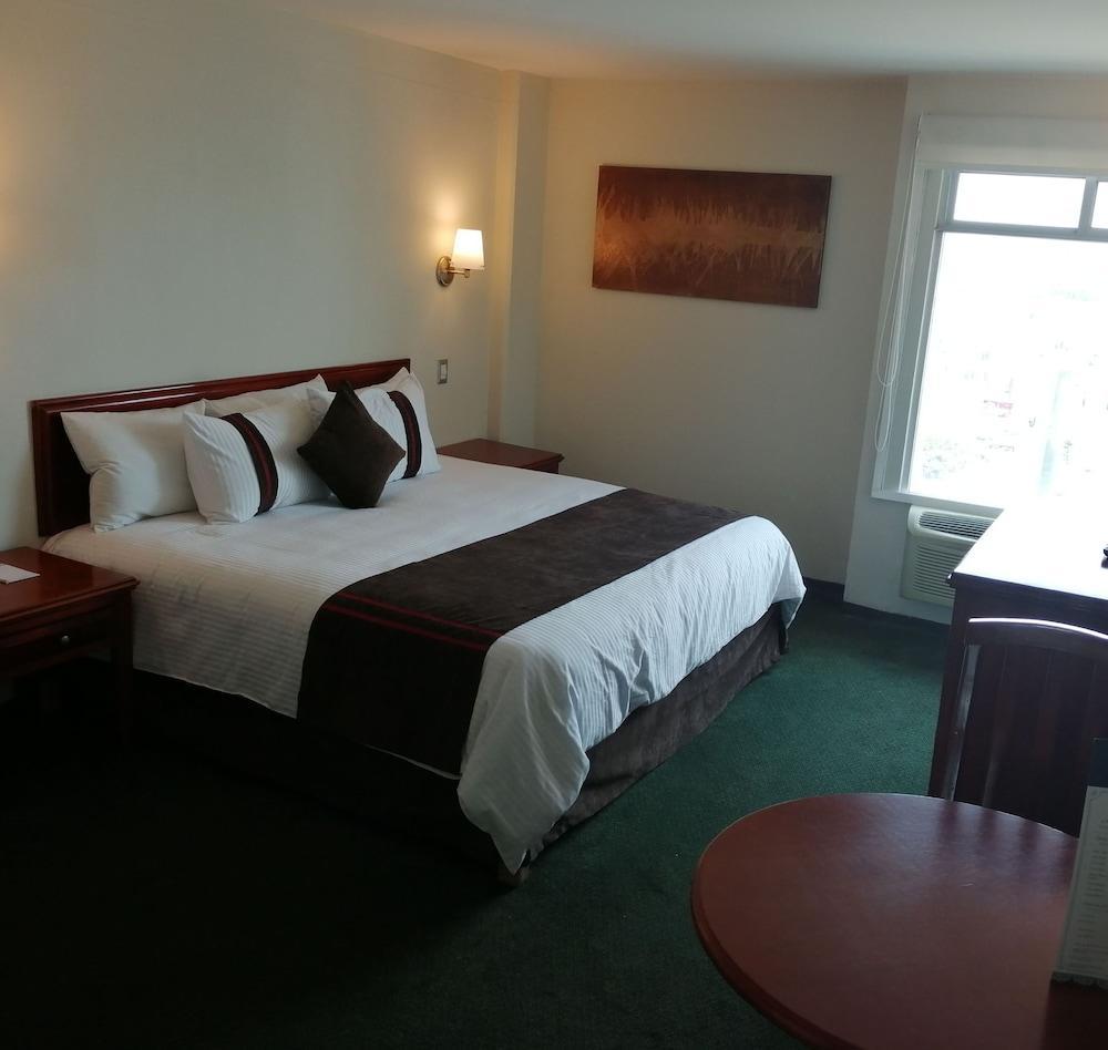 Mision Leon Hotel Luaran gambar