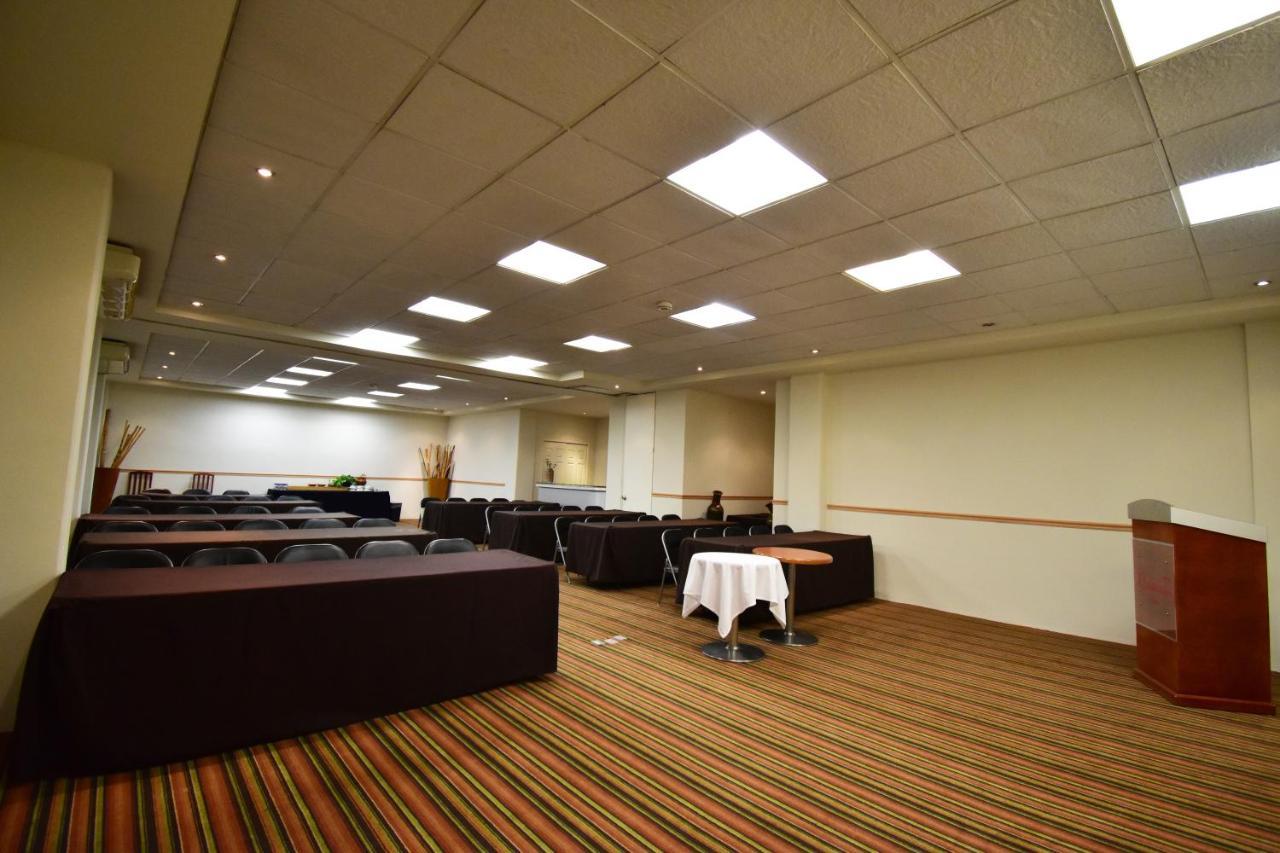 Mision Leon Hotel Luaran gambar