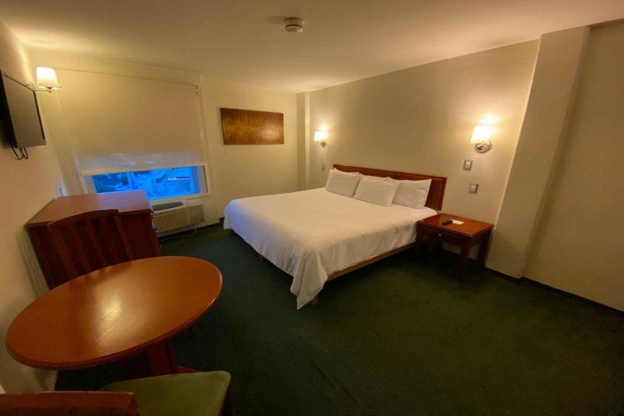 Mision Leon Hotel Luaran gambar