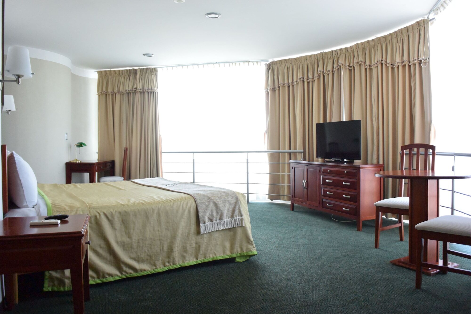 Mision Leon Hotel Luaran gambar