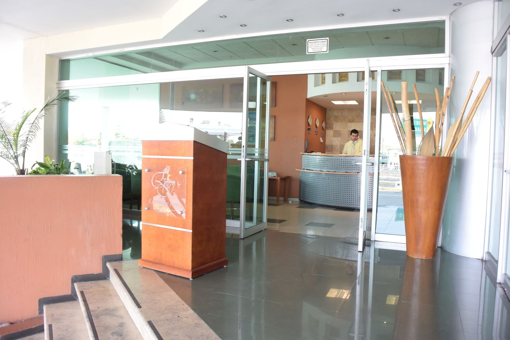Mision Leon Hotel Luaran gambar