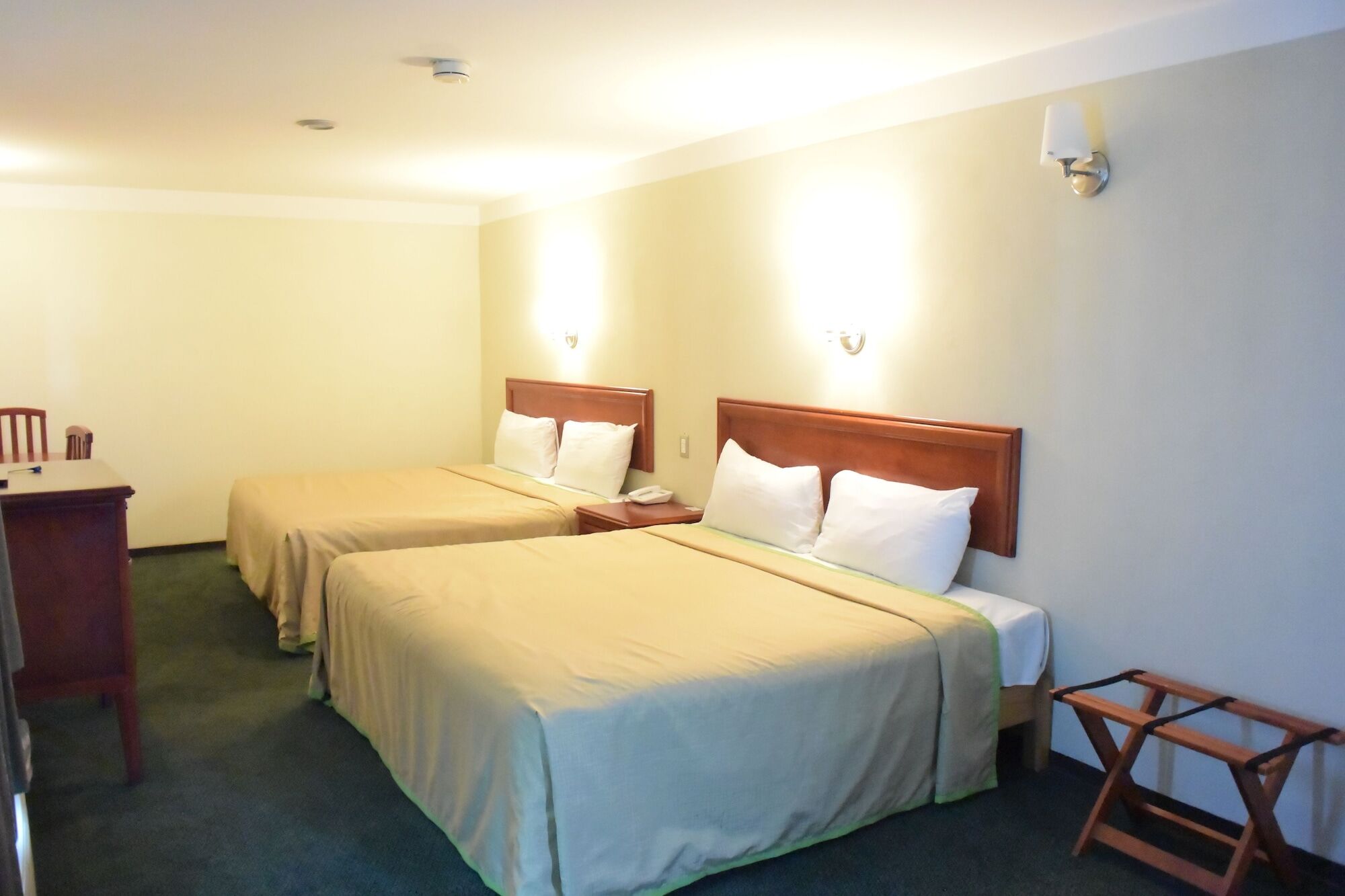 Mision Leon Hotel Luaran gambar