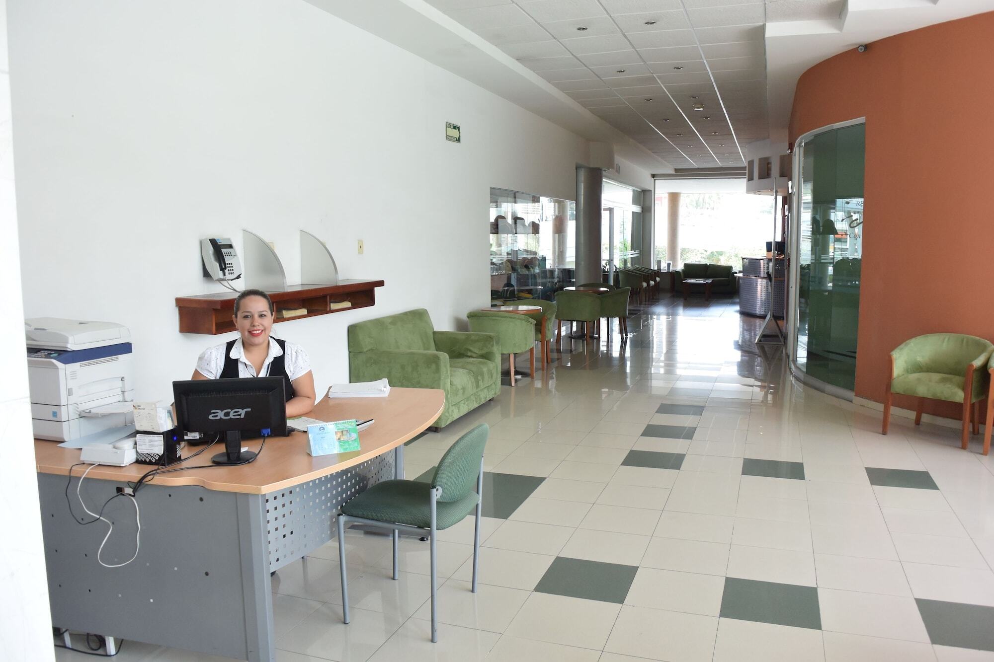 Mision Leon Hotel Luaran gambar